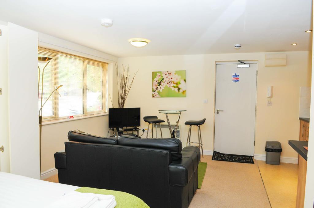 Your Stay Bristol Cotham Lawn Exterior photo