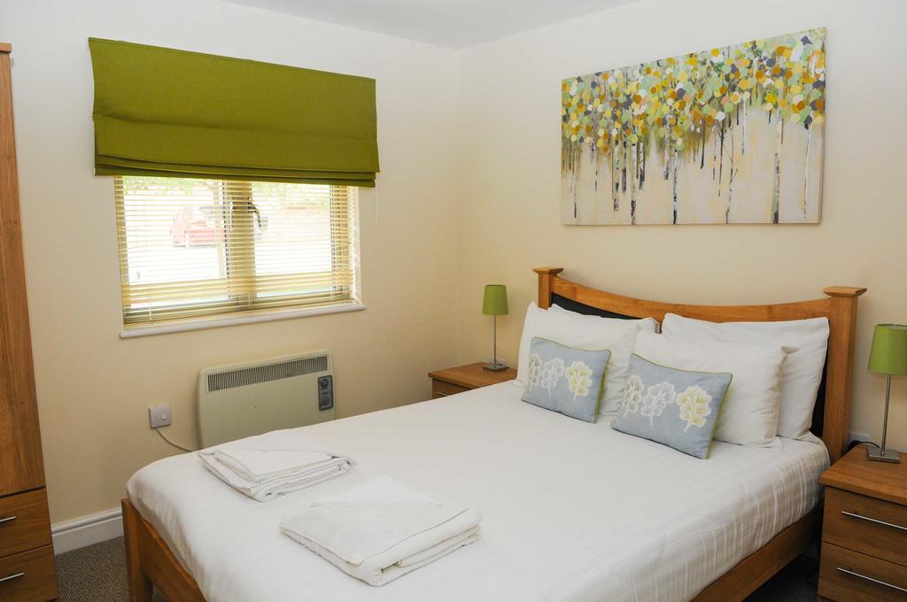Your Stay Bristol Cotham Lawn Exterior photo