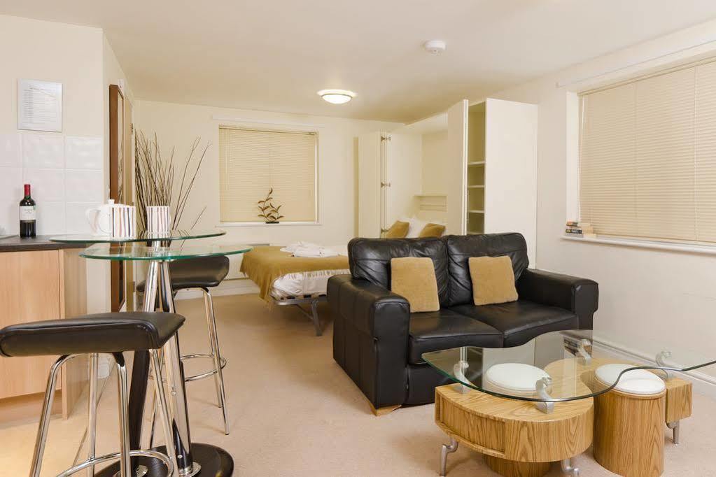 Your Stay Bristol Cotham Lawn Exterior photo