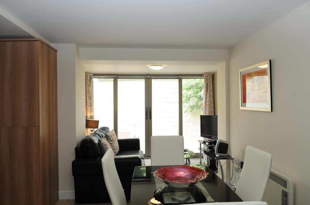 Your Stay Bristol Cotham Lawn Exterior photo